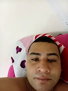 Snapshot of EISONREINA11 chatting on October 14, 1:56 pm EISONREINA11 online show from October 14, 1:56 pm