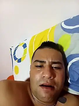 Snapshot of EISONREINA11 chatting on November 11, 4:12 am EISONREINA11 online show from November 11, 4:12 am