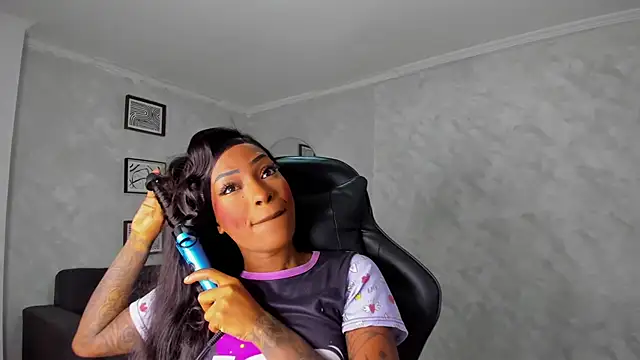 Snapshot of Emattaylor chatting on March 14, 12:10 pm Emattaylor online show from March 14, 12:10 pm