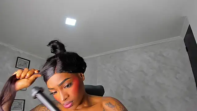 Snapshot of Emattaylor chatting on March 19, 11:03 am Emattaylor online show from March 19, 11:03 am