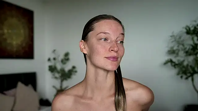 Special    online show from February 5, 2:05 am