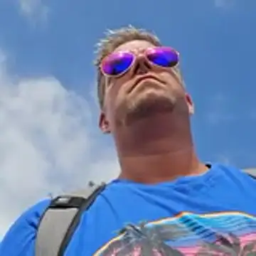 Trucker Hunter online show from October 19, 12:50 pm