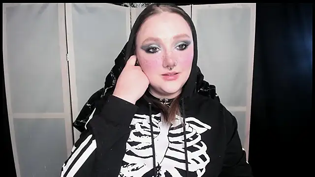 Snapshot of YourDyingBride chatting on February 18, 11:33 pm YourDyingBride online show from February 18, 11:33 pm