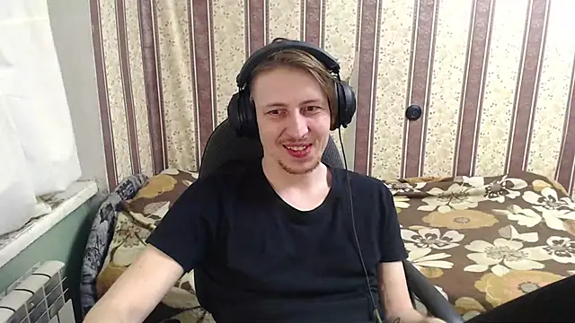 darienlarge online show from October 11, 9:02 pm