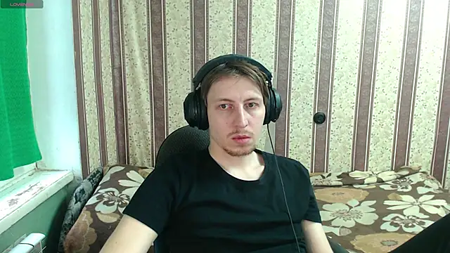 darienlarge online show from December 1, 9:36 am