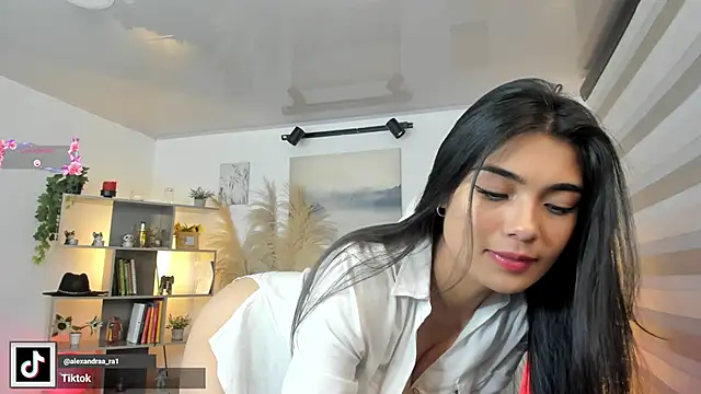 Snapshot of Alexandra_ra chatting on December 4, 12:08 am Alexandra ra online show from December 4, 12:08 am