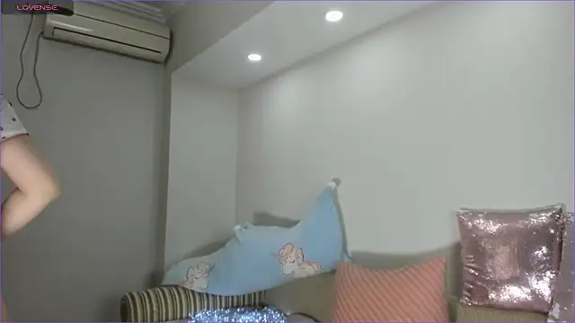 mia choo online show from December 21, 7:27 pm
