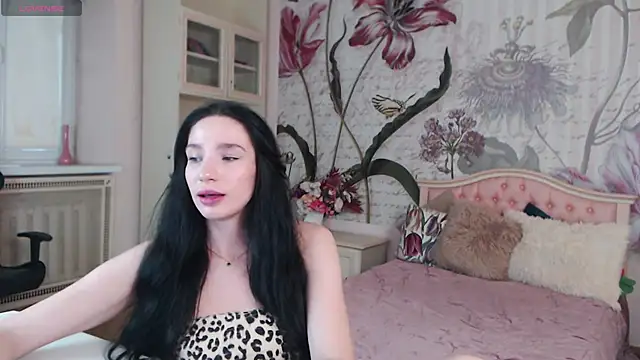 AliciaBow online show from October 11, 1:20 pm