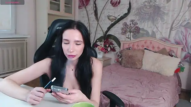 AliciaBow online show from November 2, 1:13 pm