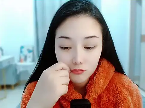 Snapshot of Angel-C chatting on December 3, 1:30 am Angel-C online show from December 3, 1:30 am