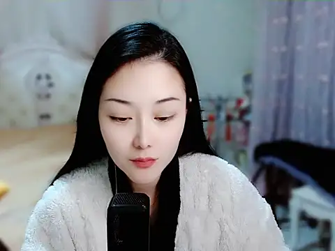 Snapshot of Angel-C chatting on December 19, 1:28 am Angel-C online show from December 19, 1:28 am