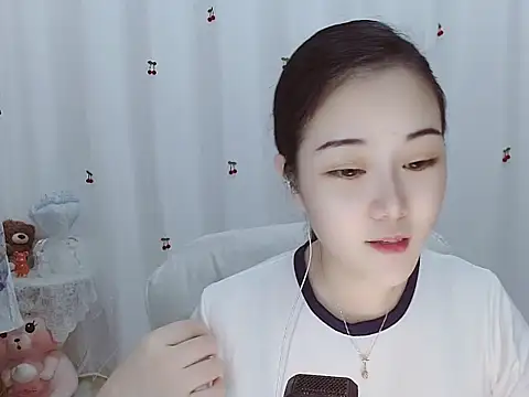 Snapshot of Angel-C chatting on October 14, 1:28 am Angel-C online show from October 14, 1:28 am