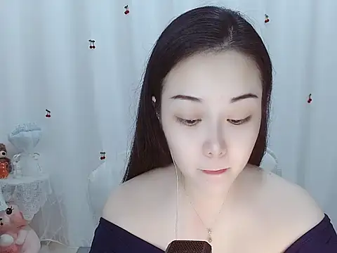 Snapshot of Angel-C chatting on October 17, 1:31 am Angel-C online show from October 17, 1:31 am