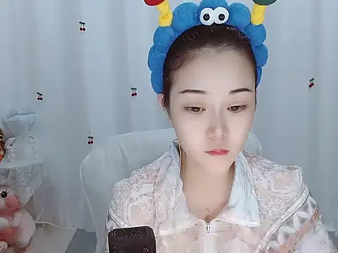 Snapshot of Angel-C chatting on October 27, 1:31 am Angel-C online show from October 27, 1:31 am