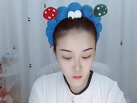 Snapshot of Angel-C chatting on October 30, 1:29 am Angel-C online show from October 30, 1:29 am