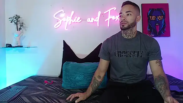 Snapshot of SophieFoxx17 chatting on March 6, 12:34 pm SophieFoxx17 online show from March 6, 12:34 pm