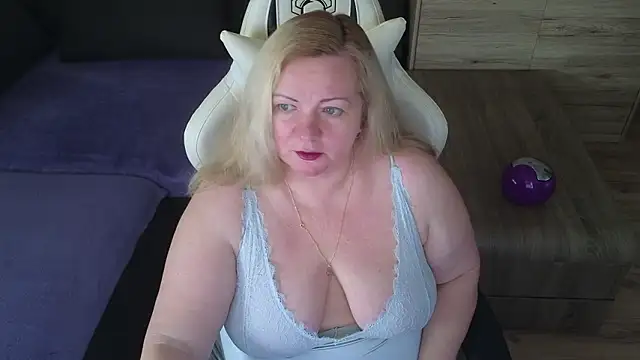 MolligSpielle online show from February 22, 9:30 am