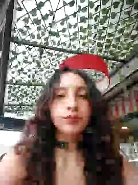  Laary online show from December 19, 7:40 pm