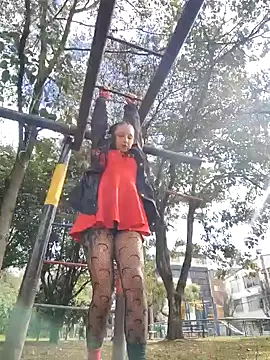  Laary online show from September 24, 8:01 pm