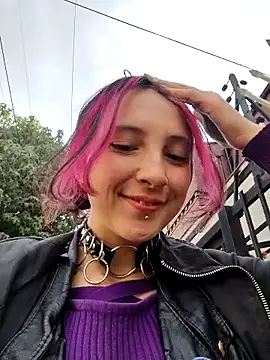  Laary online show from October 6, 9:01 pm