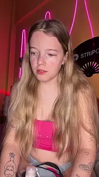 -veranito- online show from February 23, 3:04 am