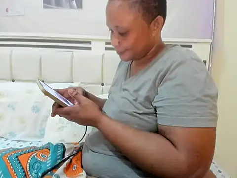 bigbooty29 online show from May 2, 6:24 pm