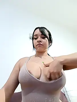 Snapshot of LindaGarcia22 chatting on December 13, 4:22 am LindaGarcia22 online show from December 13, 4:22 am