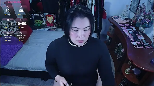 lufek23 online show from October 6, 3:20 pm