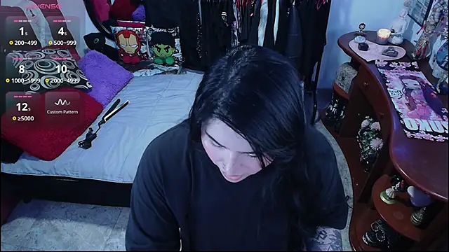 Snapshot of lufek23 chatting on November 7, 8:20 pm lufek23 online show from November 7, 8:20 pm