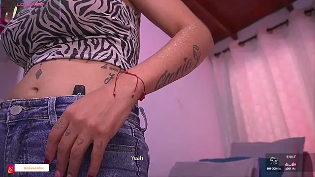 Snapshot of danna_berlin_ chatting on October 9, 7:23 pm danna berlin online show from October 9, 7:23 pm