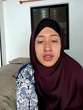 adila anich online show from November 20, 11:04 pm