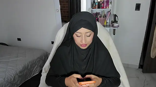 adila anich online show from February 12, 10:16 pm