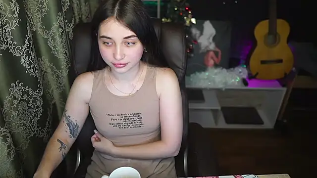 Snapshot of delicatedBailey chatting on December 9, 5:18 am delicatedBailey online show from December 9, 5:18 am