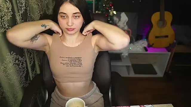 Snapshot of delicatedBailey chatting on December 10, 5:28 am delicatedBailey online show from December 10, 5:28 am