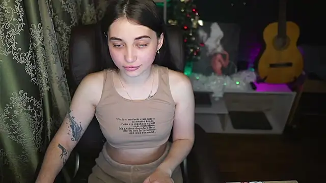Snapshot of delicatedBailey chatting on December 11, 4:28 am delicatedBailey online show from December 11, 4:28 am