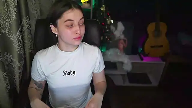 Snapshot of delicatedBailey chatting on February 14, 5:30 am delicatedBailey online show from February 14, 5:30 am
