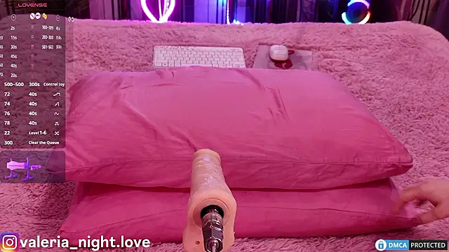 Snapshot of Valeria_Night chatting on December 8, 9:35 am Valeria Night online show from December 8, 9:35 am