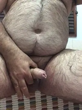 Snapshot of hairysmallcockguy chatting on January 7, 10:07 am hairysmallcockguy online show from January 7, 10:07 am