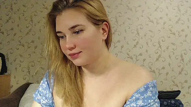 mmmPinUpGirl online show from December 14, 8:18 pm