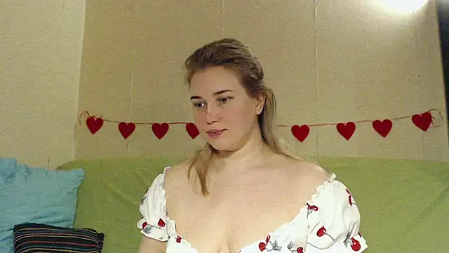 mmmPinUpGirl online show from April 22, 10:33 pm