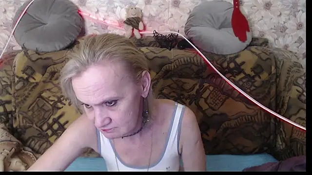 Snapshot of MissBekker chatting on December 16, 8:58 pm MissBekker online show from December 16, 8:58 pm