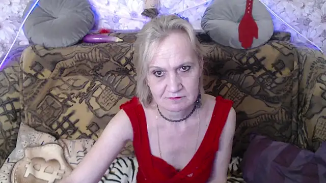 Snapshot of MissBekker chatting on December 30, 4:42 am MissBekker online show from December 30, 4:42 am