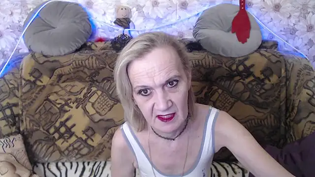 Snapshot of MissBekker chatting on January 11, 8:43 pm MissBekker online show from January 11, 8:43 pm