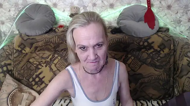 Snapshot of MissBekker chatting on January 19, 3:53 pm MissBekker online show from January 19, 3:53 pm