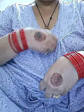 Snapshot of Kavya_XX chatting on October 15, 12:27 pm Kavya XX online show from October 15, 12:27 pm