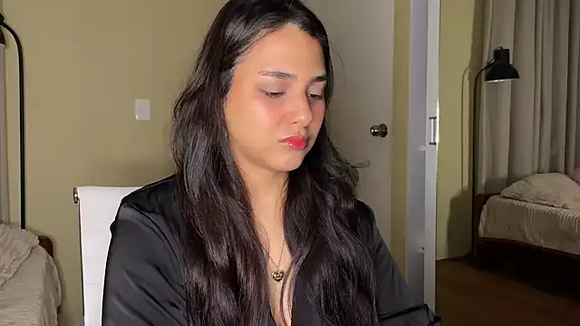 Snapshot of xSelena chatting on May 5, 4:53 am xSelena online show from May 5, 4:53 am