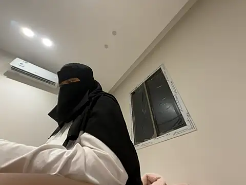 Snapshot of Submissive_Arab chatting on April 4, 7:44 pm Submissive Arab online show from April 4, 7:44 pm