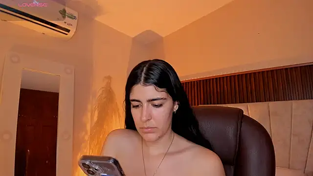  Niah  online show from January 15, 9:40 pm