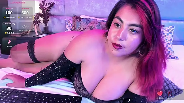 gatuwildhott online show from March 25, 8:15 pm