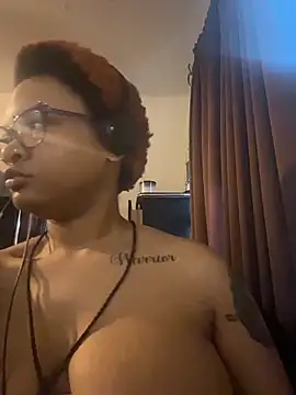 nickytheehawtie online show from March 4, 2:23 pm